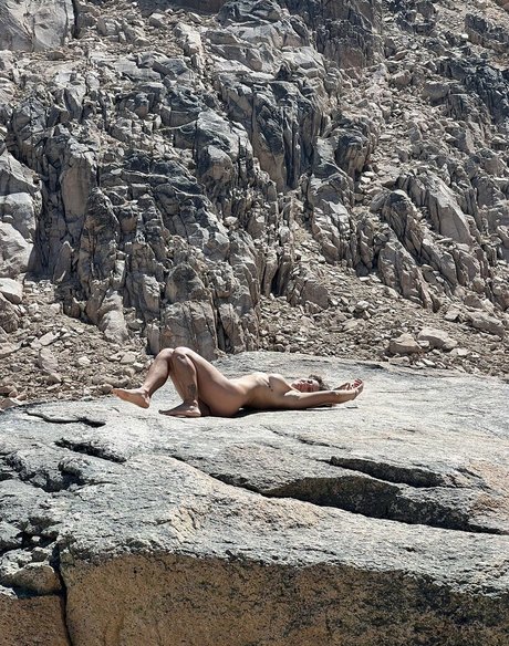 Ailu Gonzalez model nackt fotos