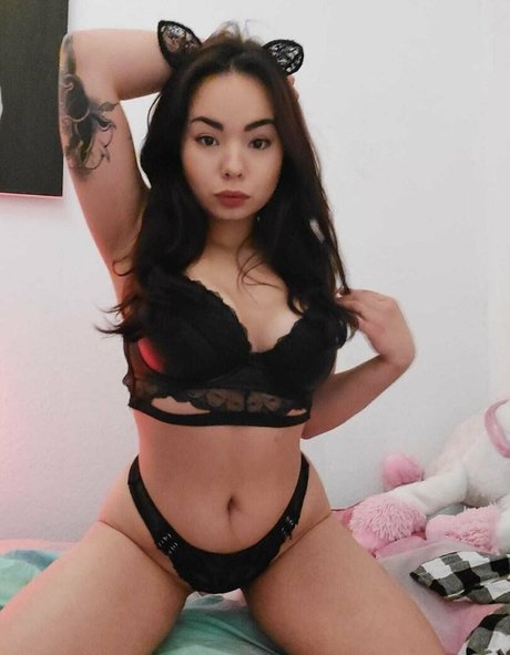 Halfie Hana Noami erotische pornostar galerie