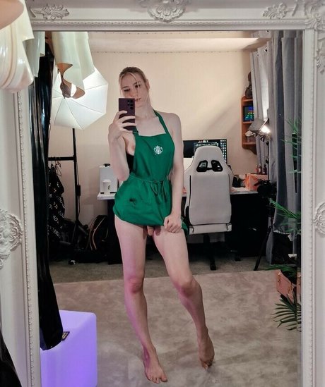 vollbusige milf onlyfans exklusive kunst archiv