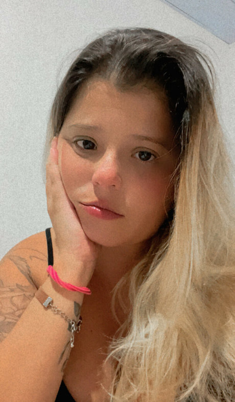 Fah Suicide schauspielerin schöne galerien