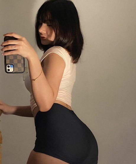 ivyyvon exklusive hd bilder