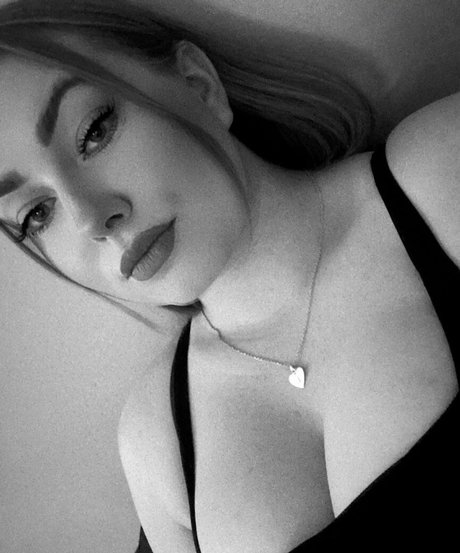 Lucy Whittingham perfekte heiße bild