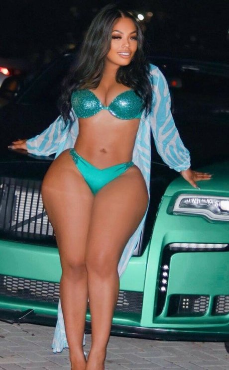 blonde gangbang-onlyfans sexy bild