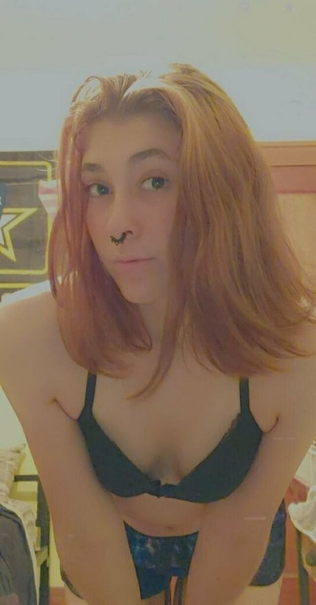 dünne asiatische teenager-onlyfans akt fotos