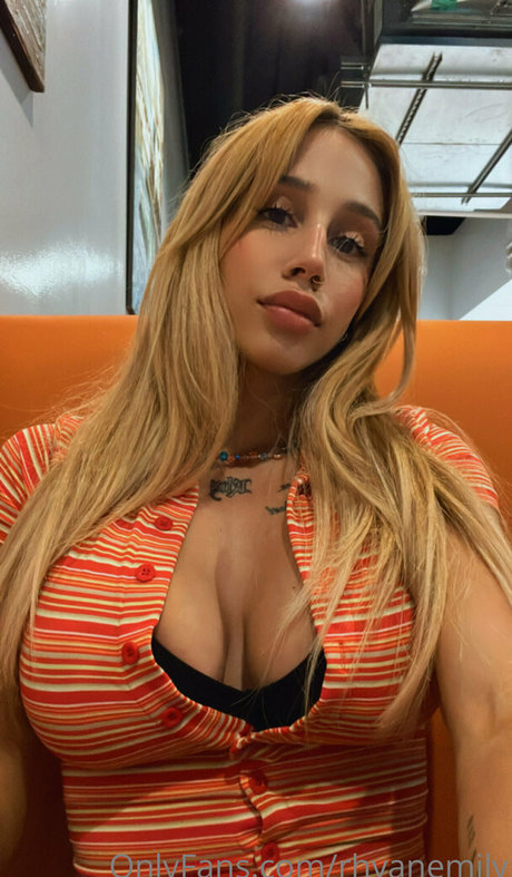 emilyywild pornostar nackten bild