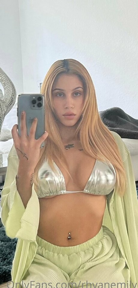 emilyywild freie nackte bilder