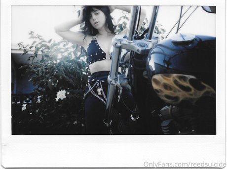 Reedsuicide nackt heiße fotos