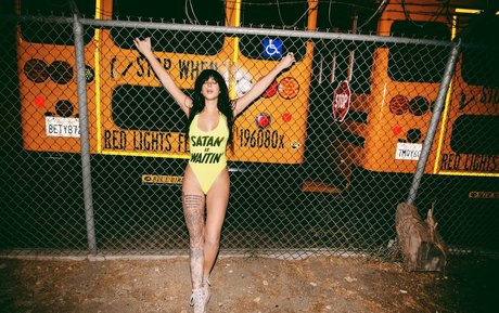 Reedsuicide exklusive nackten galerie