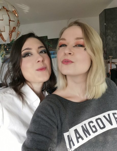 lesben strapon onlyfans hübsche galerie