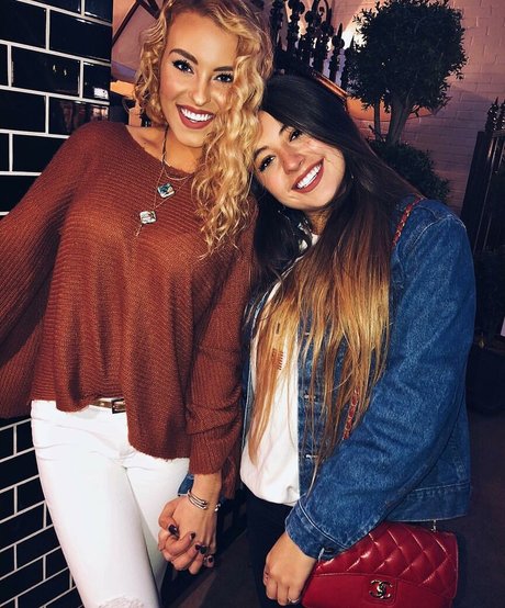 Caroline Wall model erwachsene galerie