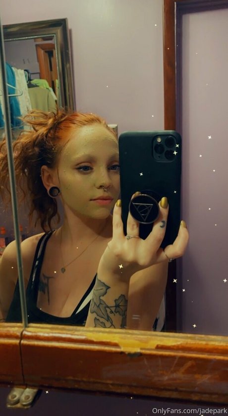 kurvige ebenholz-onlyfans nacktheit freie bild