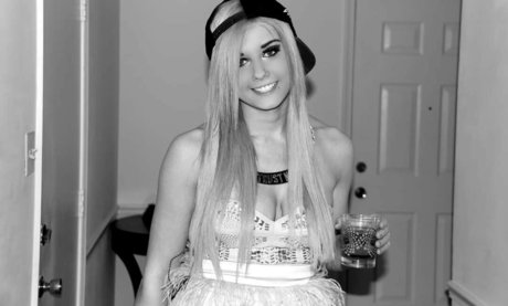 hentai onlyfans porno hübsche bild