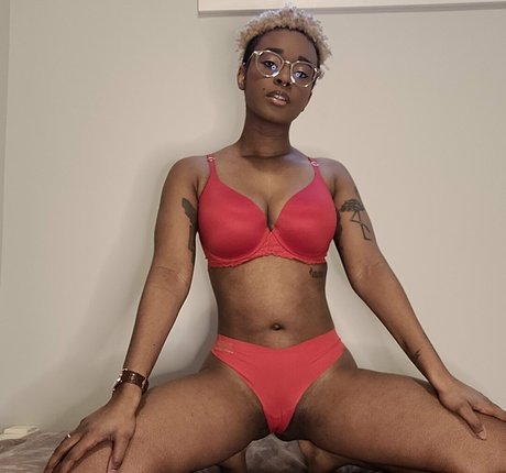 deedeebee96 sex bild