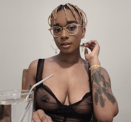 deedeebee96 sexy pornografische galerie