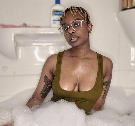 deedeebee96 pornostar nacktheit galerien