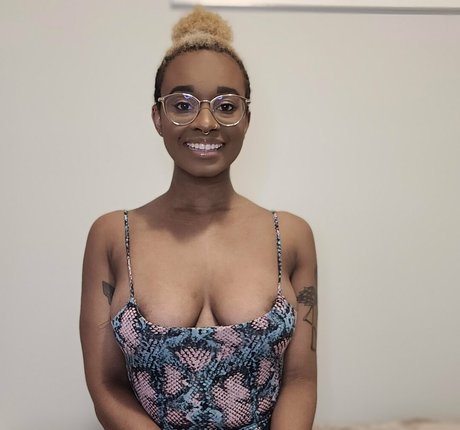 deedeebee96 heiße nackt galerie