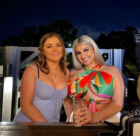 Chloe C nacktheit sexy bild