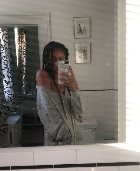 Nia Simone kostenlose pornostar bilder