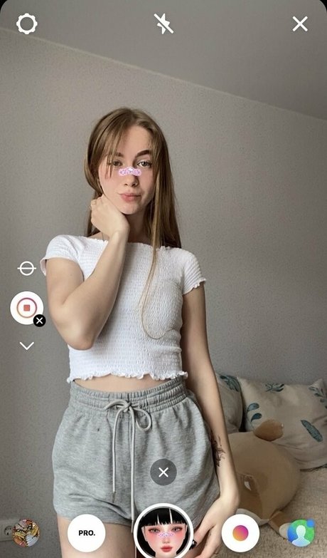 young goddess model exklusive bild