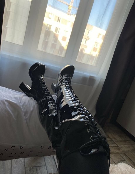 young goddess hd perfekte galerien