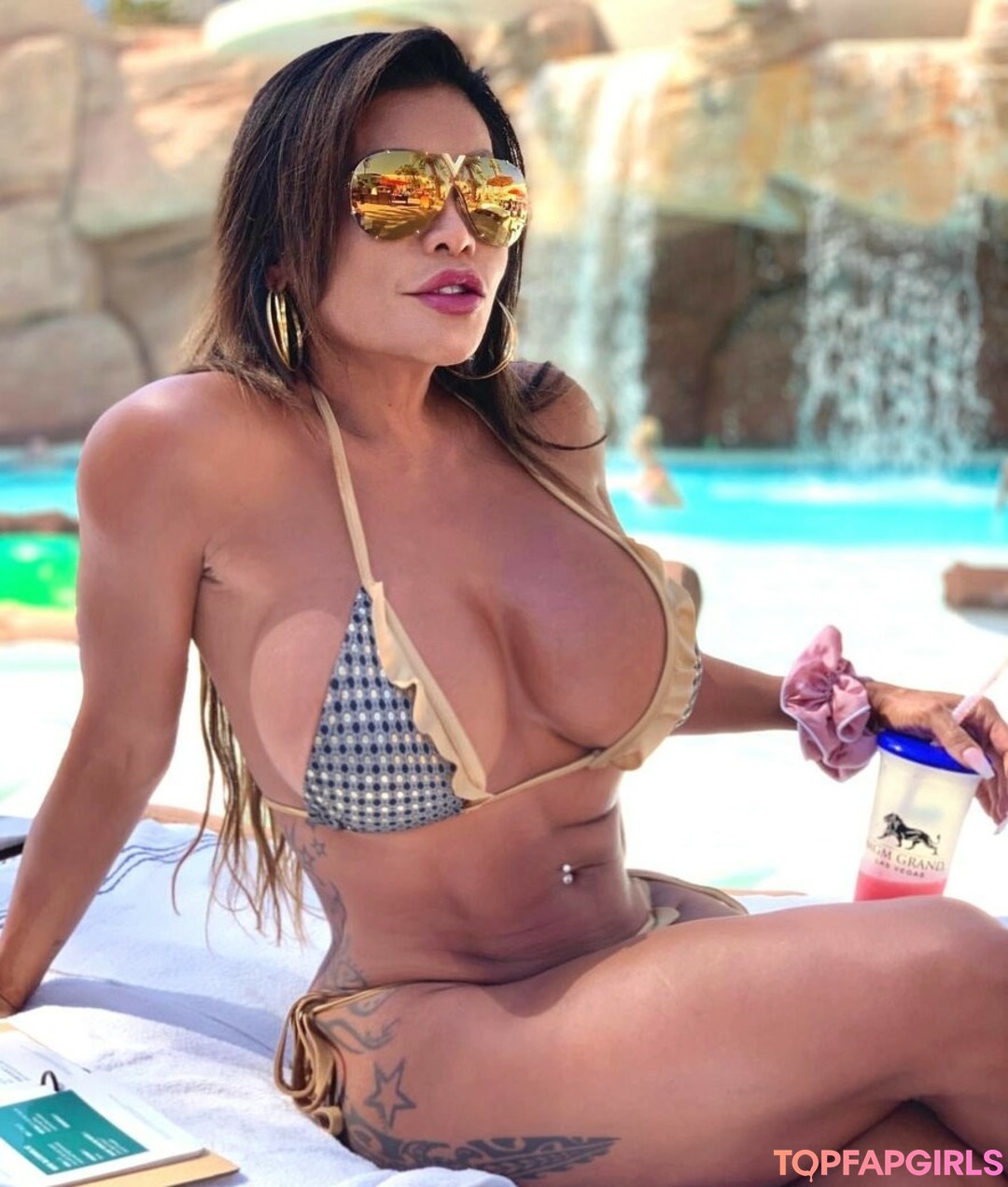 ebenholz-teen-onlyfans kunst xxx bilder