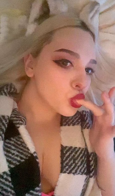 milena pretty pornostar nackte bilder