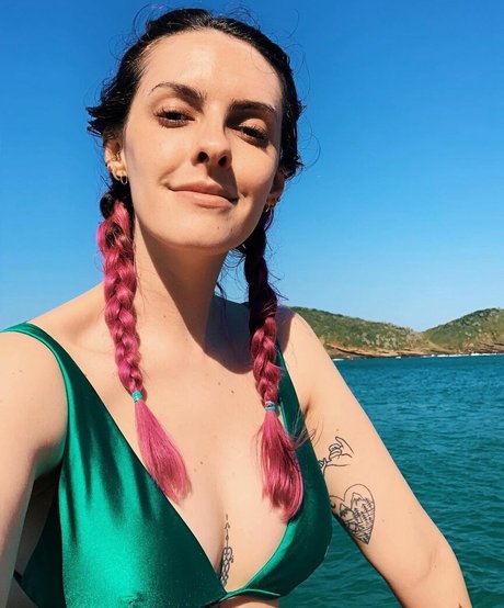 Karen Bachini schöne pornografische bilder