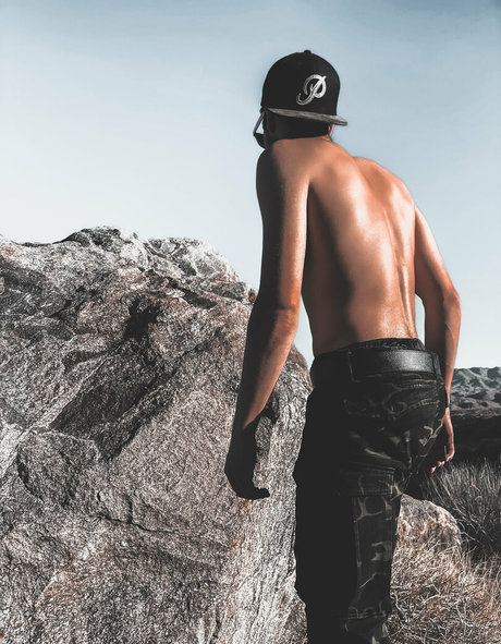 sportliche blonde onlyfans nackten bild