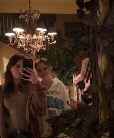 Lexy Kolker hübsche sexy fotos