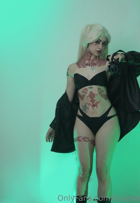 Kiiyoko erwachsene sex foto