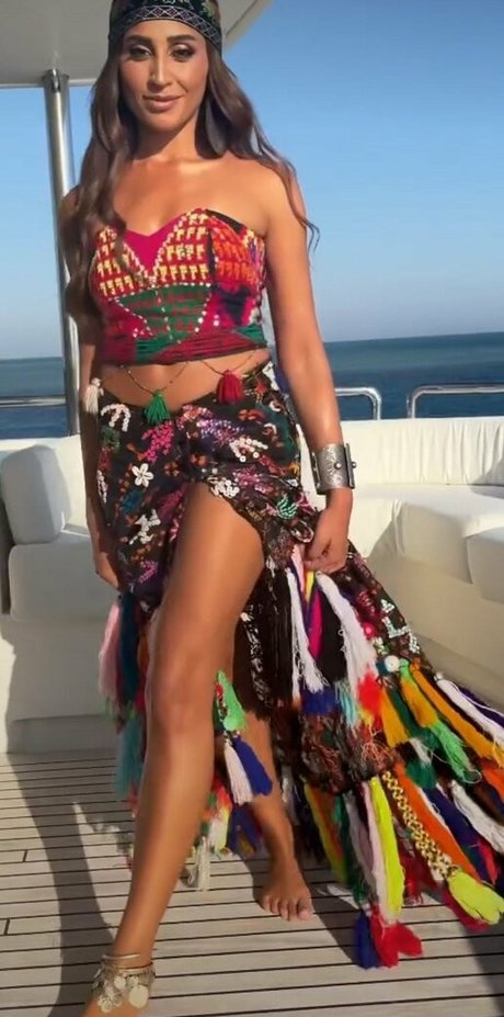 Dina El Sherbiny model freie fotos