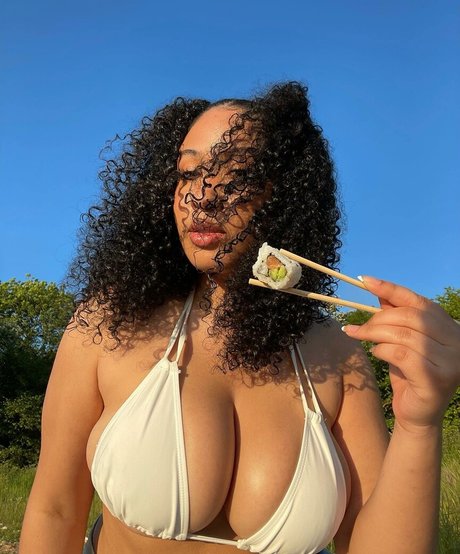 outdoor-milf-onlyfans freie bild