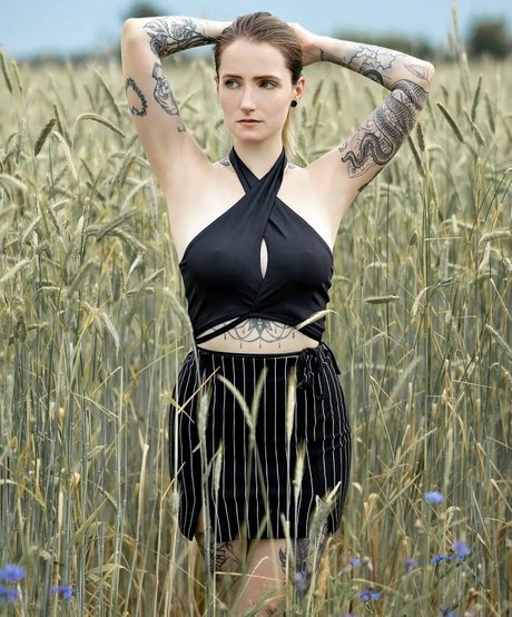 lisa hates you freie schöne bilder