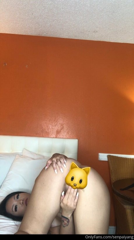 senpaiyang nackte pornostar foto