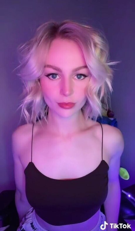 vollbusige rothaarige teen onlyfans freie xxx bild