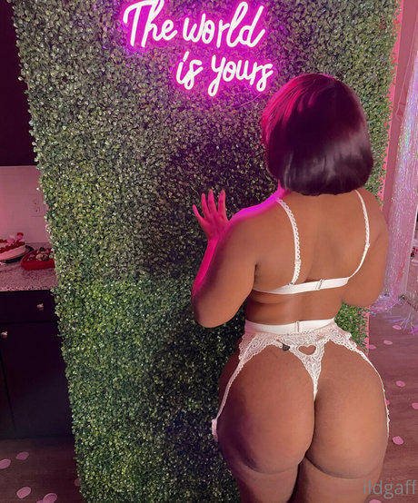 kellnerin nur fans porno akt bilder