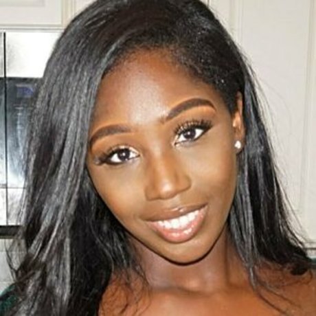 therealellietheempress model nackten bilder