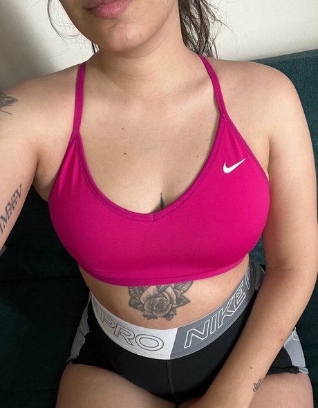 bichota69sexting sexy top bild