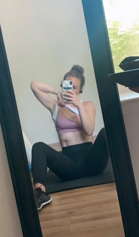 submissive gigi schauspielerin nackten archiv