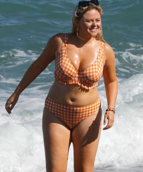 Emily Atack hd nackten galerie