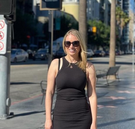 Sarah Cruddas erotische erwachsene galerien