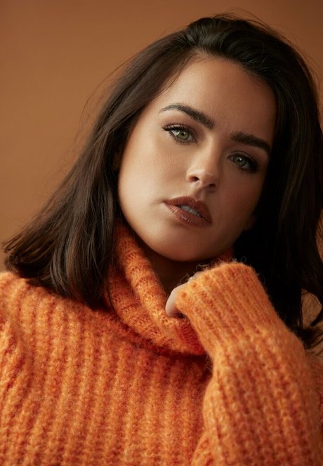 Georgia May Foote sexy hd galerien