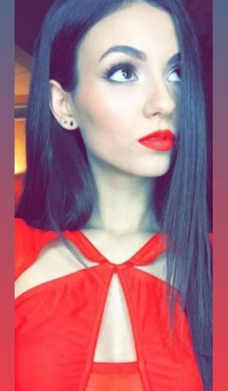 Victoria Justice kunst nackt foto