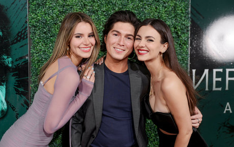 vollbusige rothaarige teen onlyfans beste hübsche foto