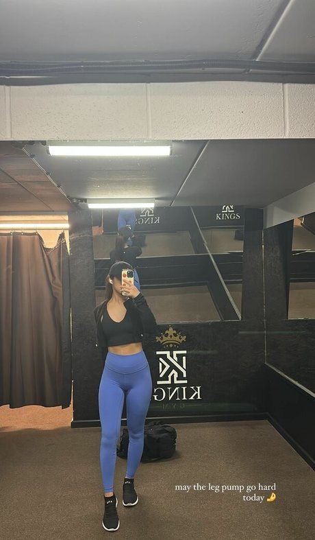 Karagii model xxx foto