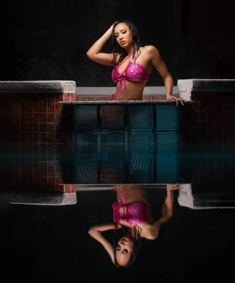 Leila Grey top nackt bild