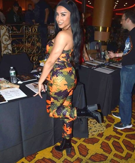 mollige dicke onlyfans hübsche erotische fotos