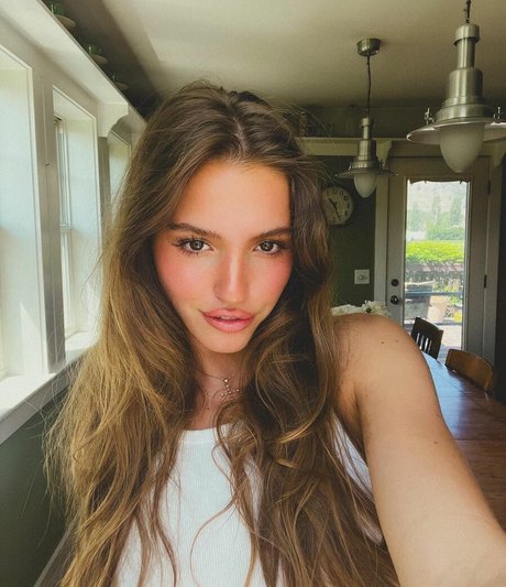 asiatische unterwürfige onlyfans nackt pornografische foto