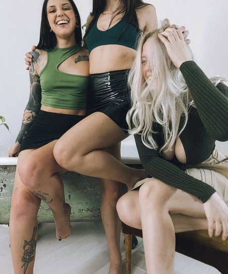 luizaconlaz sexy foto