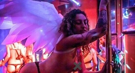 Edin Kary kostenlose akt fotos